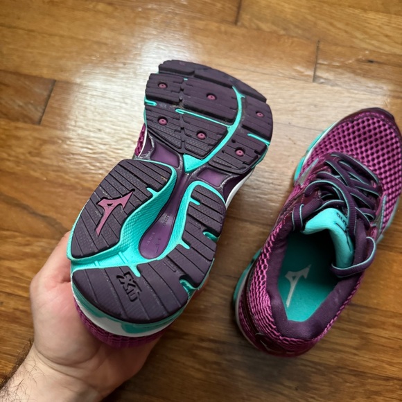 Womens Purple Mizuno Shoes - Picture 10 of 11